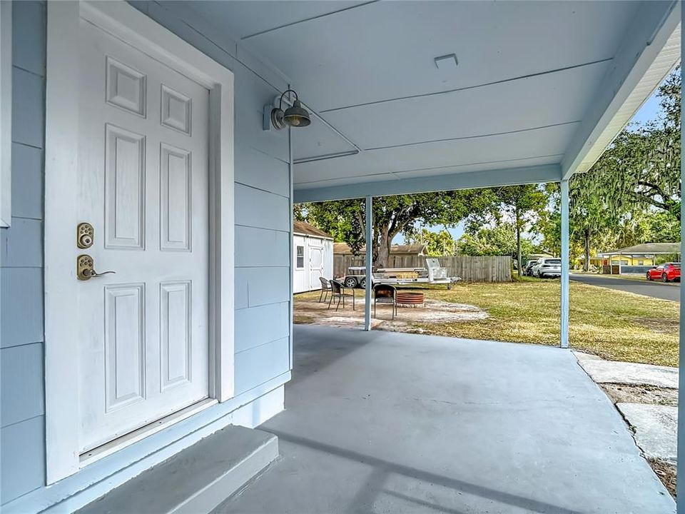 待售: $224,000 (2 贝兹, 1 浴室, 944 平方英尺)