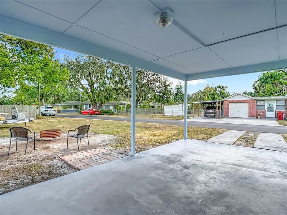 待售: $224,000 (2 贝兹, 1 浴室, 944 平方英尺)