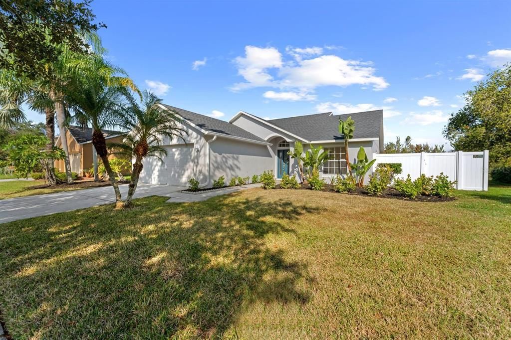 На продажу: $369,900 (3 спален, 2 ванн, 1274 Квадратных фут)