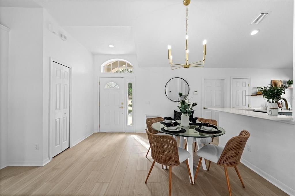 На продажу: $369,900 (3 спален, 2 ванн, 1274 Квадратных фут)