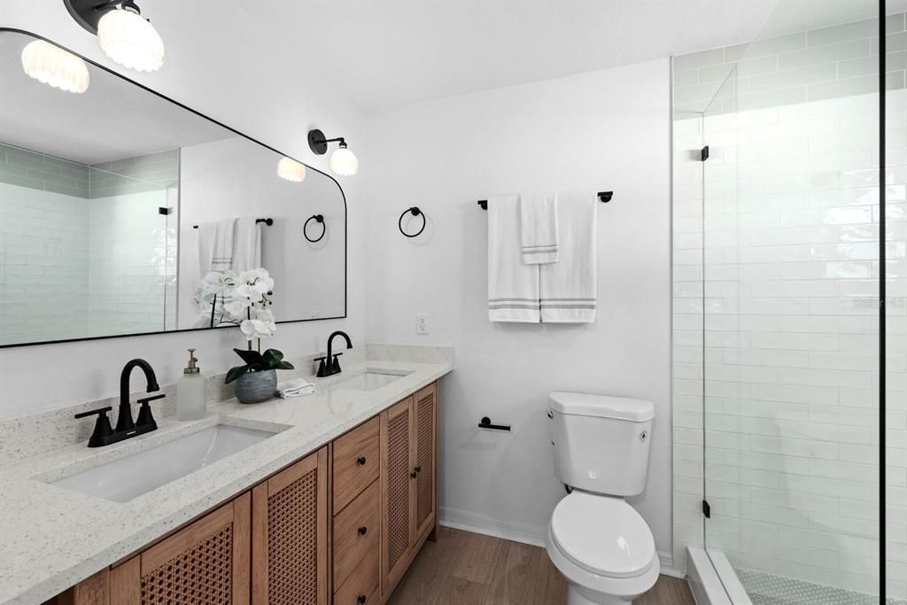 На продажу: $369,900 (3 спален, 2 ванн, 1274 Квадратных фут)