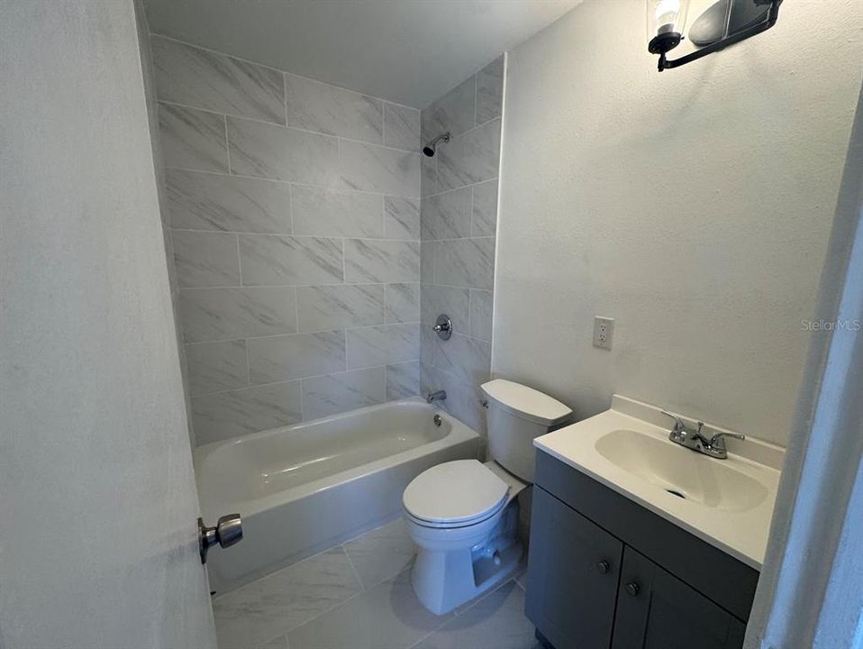 For Rent: $2,500 (2 beds, 1 baths, 768 Square Feet)