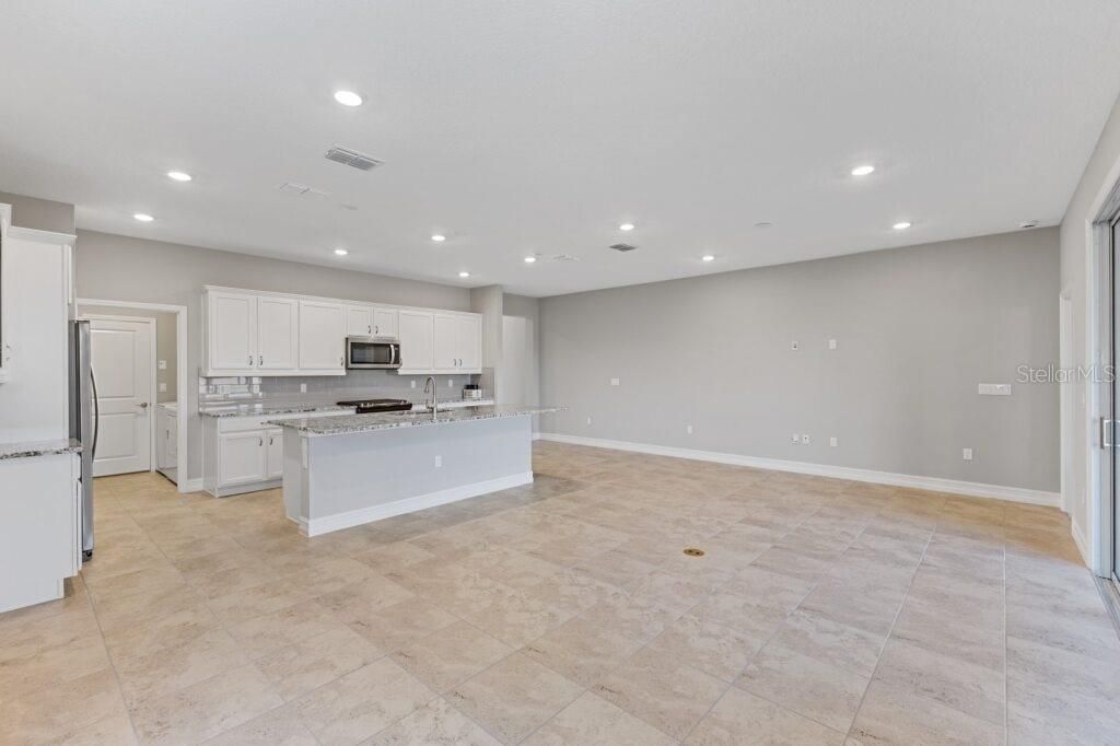 For Sale: $339,990 (2 beds, 2 baths, 1631 Square Feet)