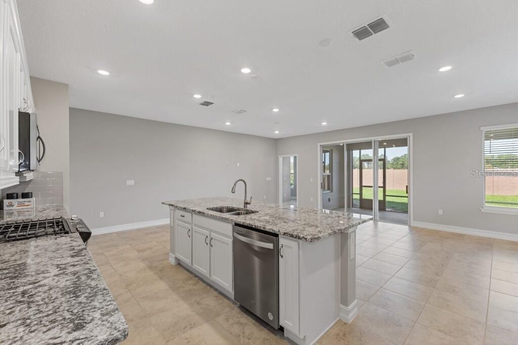 For Sale: $339,990 (2 beds, 2 baths, 1631 Square Feet)