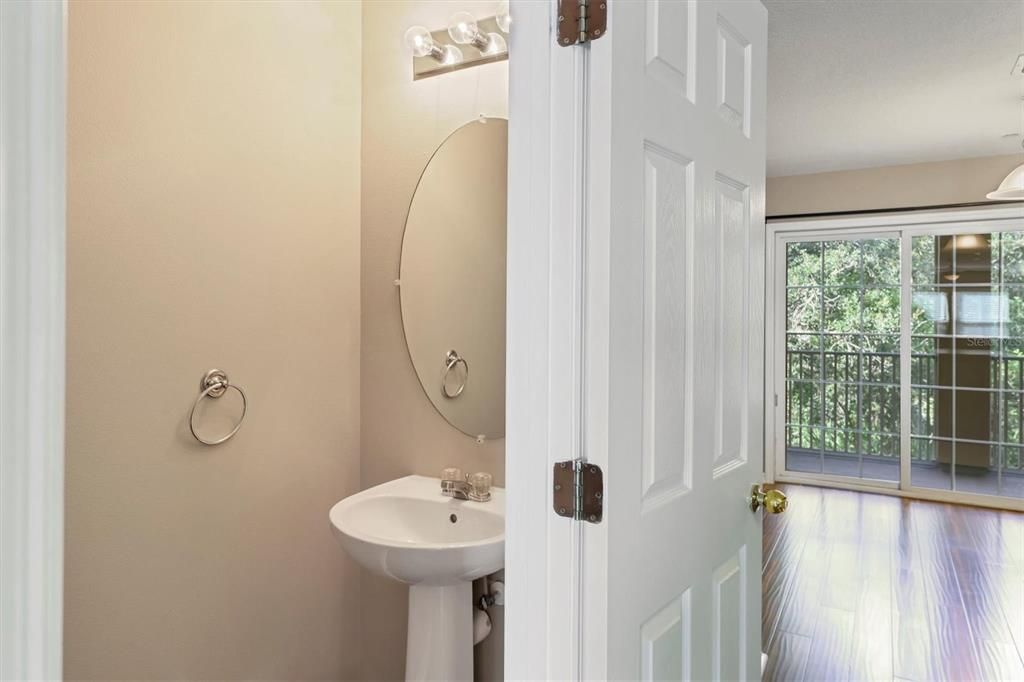 出租: $2,000 (2 贝兹, 2 浴室, 1092 平方英尺)