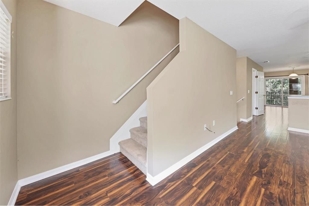 出租: $2,000 (2 贝兹, 2 浴室, 1092 平方英尺)