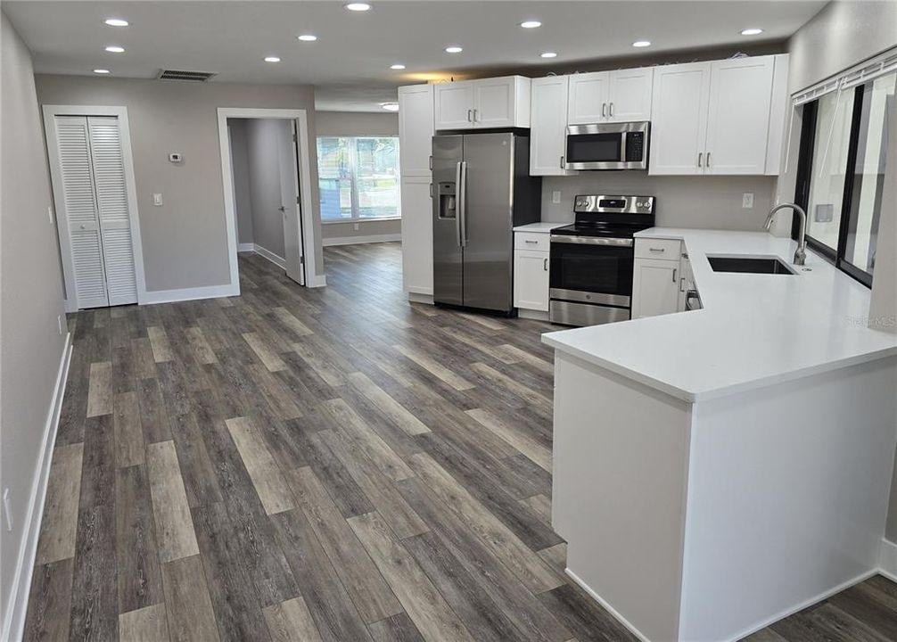 待售: $799,900 (3 贝兹, 2 浴室, 2350 平方英尺)