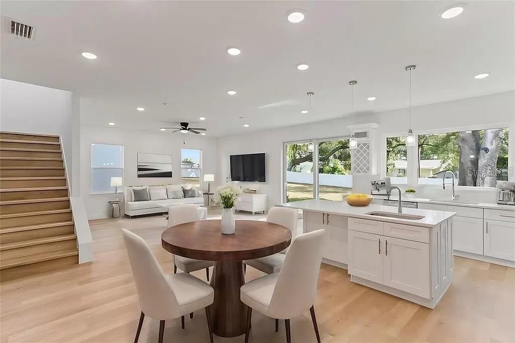 В аренду: $4,800 (5 спален, 4 ванн, 3116 Квадратных фут)