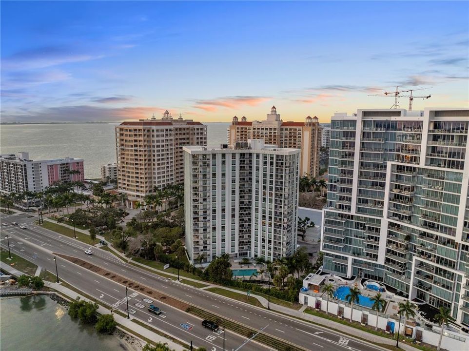 For Sale: $1,250,000 (2 beds, 2 baths, 1736 Square Feet)