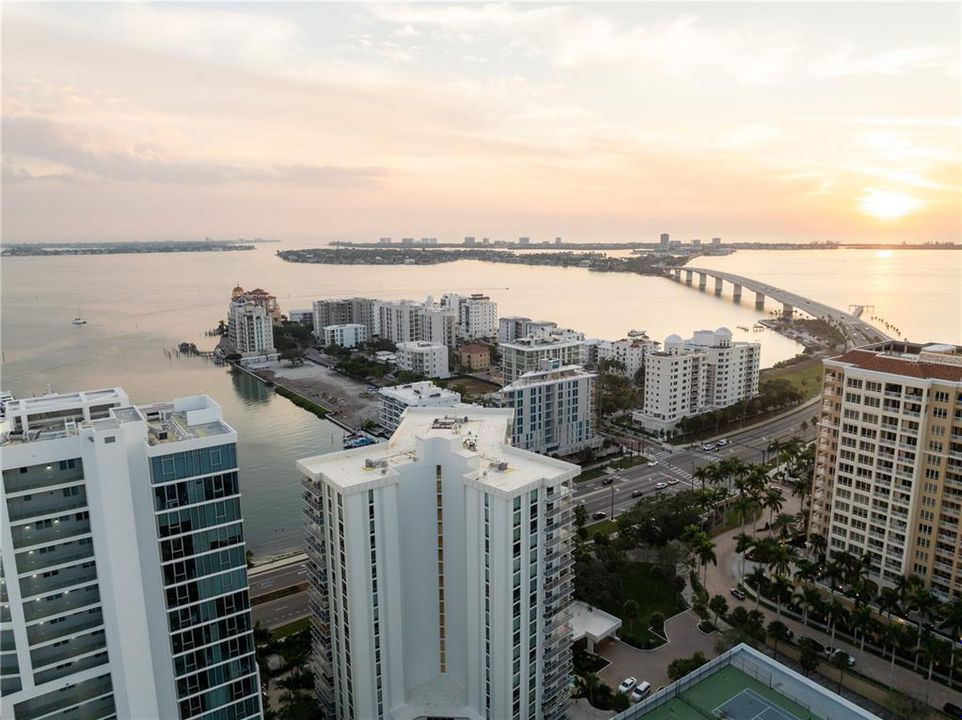 For Sale: $1,250,000 (2 beds, 2 baths, 1736 Square Feet)