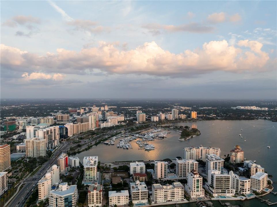 For Sale: $1,250,000 (2 beds, 2 baths, 1736 Square Feet)