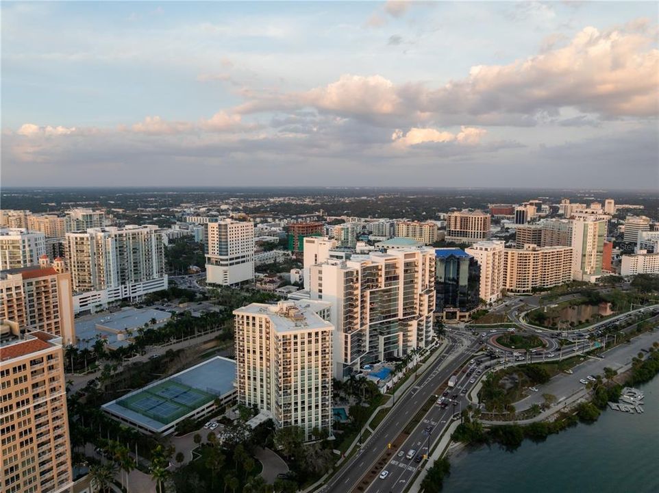 For Sale: $1,250,000 (2 beds, 2 baths, 1736 Square Feet)