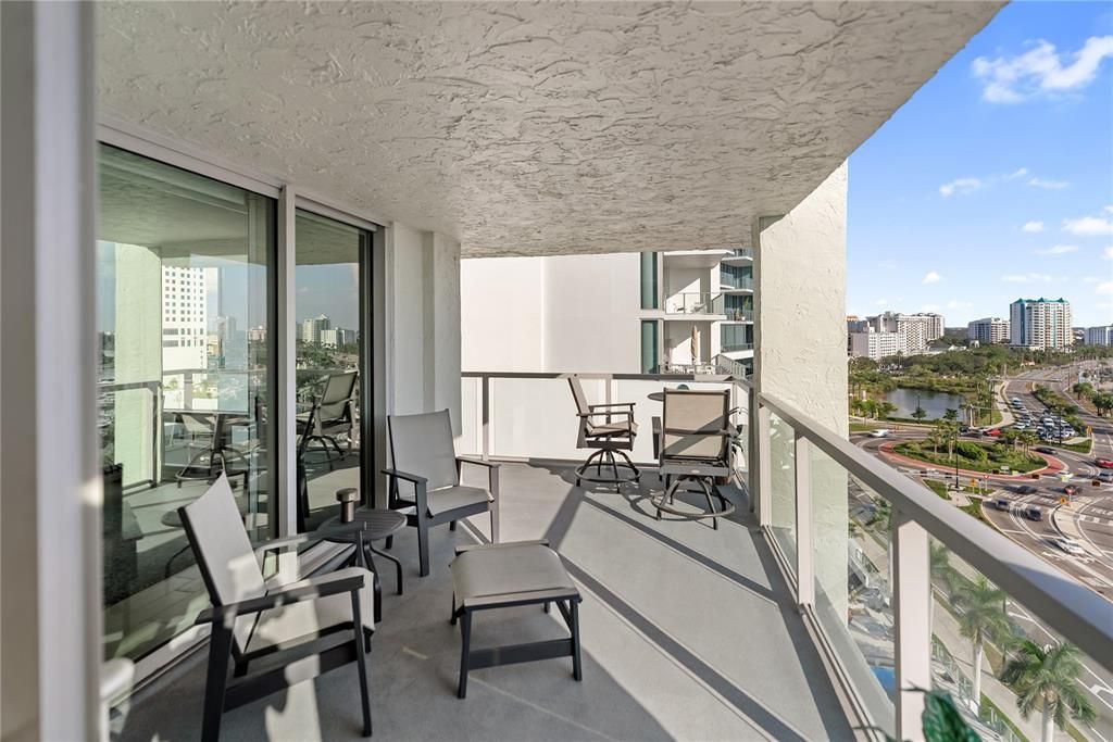 For Sale: $1,250,000 (2 beds, 2 baths, 1736 Square Feet)