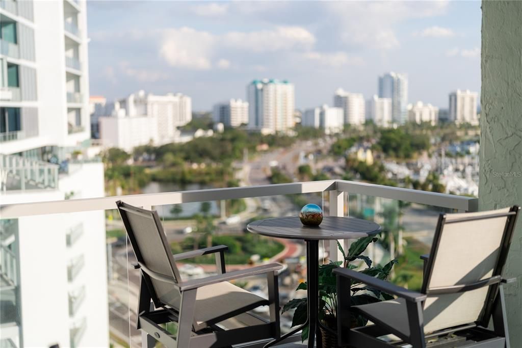 For Sale: $1,250,000 (2 beds, 2 baths, 1736 Square Feet)