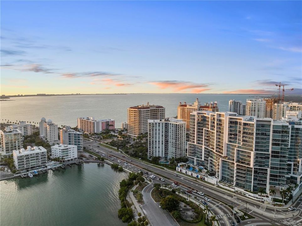 For Sale: $1,250,000 (2 beds, 2 baths, 1736 Square Feet)