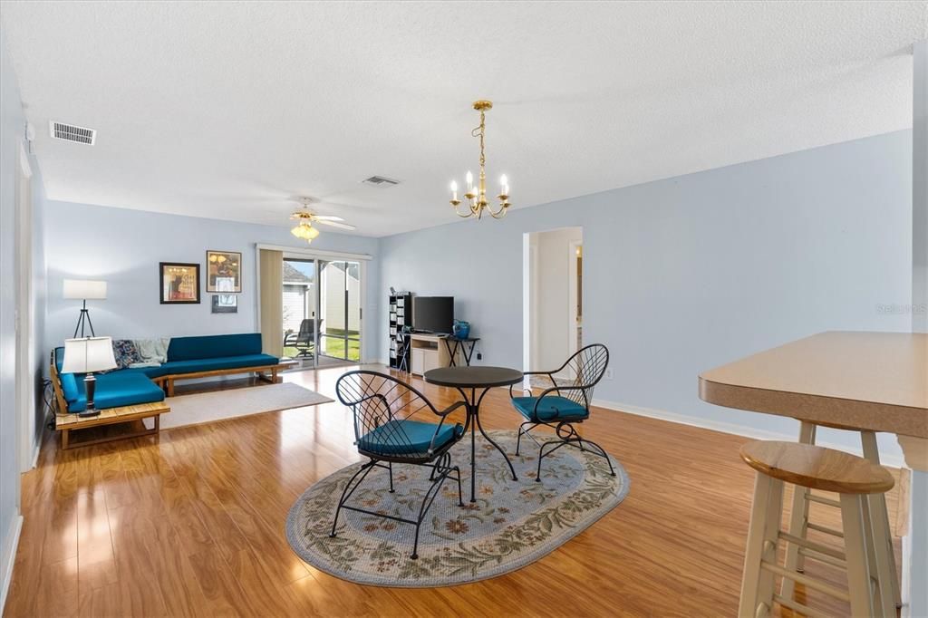 For Sale: $269,000 (3 beds, 2 baths, 1253 Square Feet)