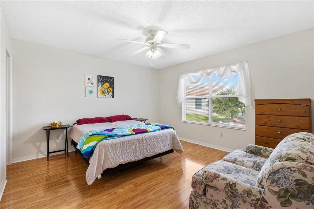 For Sale: $269,000 (3 beds, 2 baths, 1253 Square Feet)