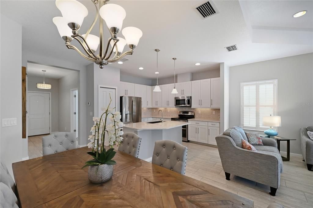 待售: $600,000 (2 贝兹, 2 浴室, 1525 平方英尺)