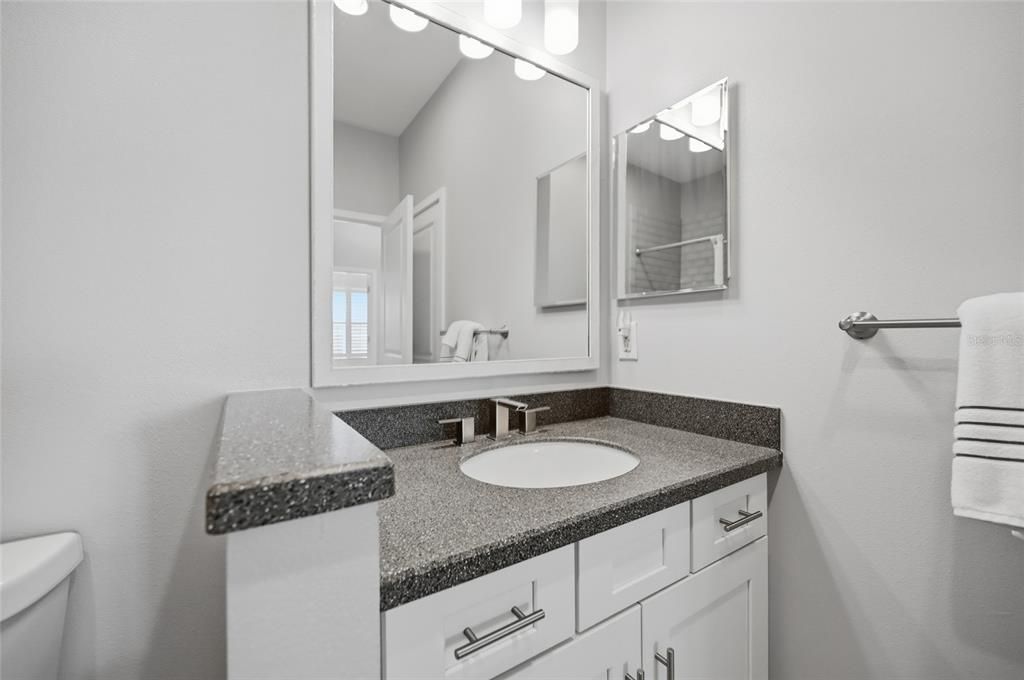 待售: $600,000 (2 贝兹, 2 浴室, 1525 平方英尺)