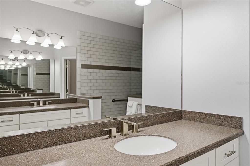 待售: $600,000 (2 贝兹, 2 浴室, 1525 平方英尺)