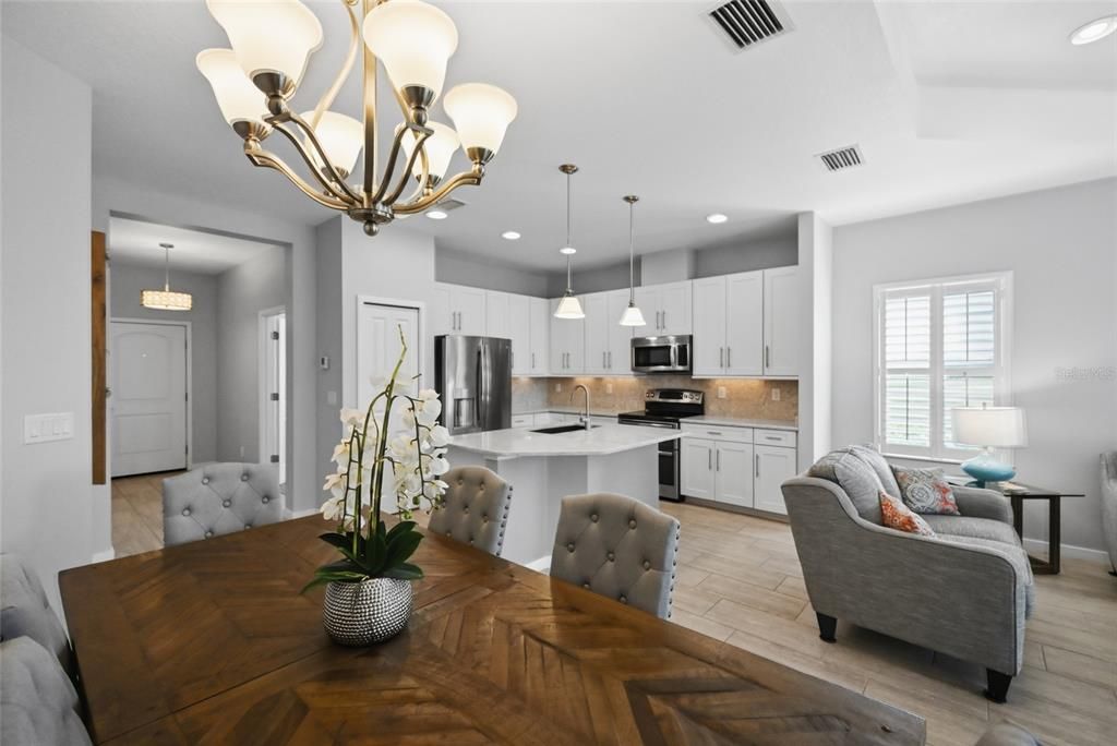 待售: $600,000 (2 贝兹, 2 浴室, 1525 平方英尺)