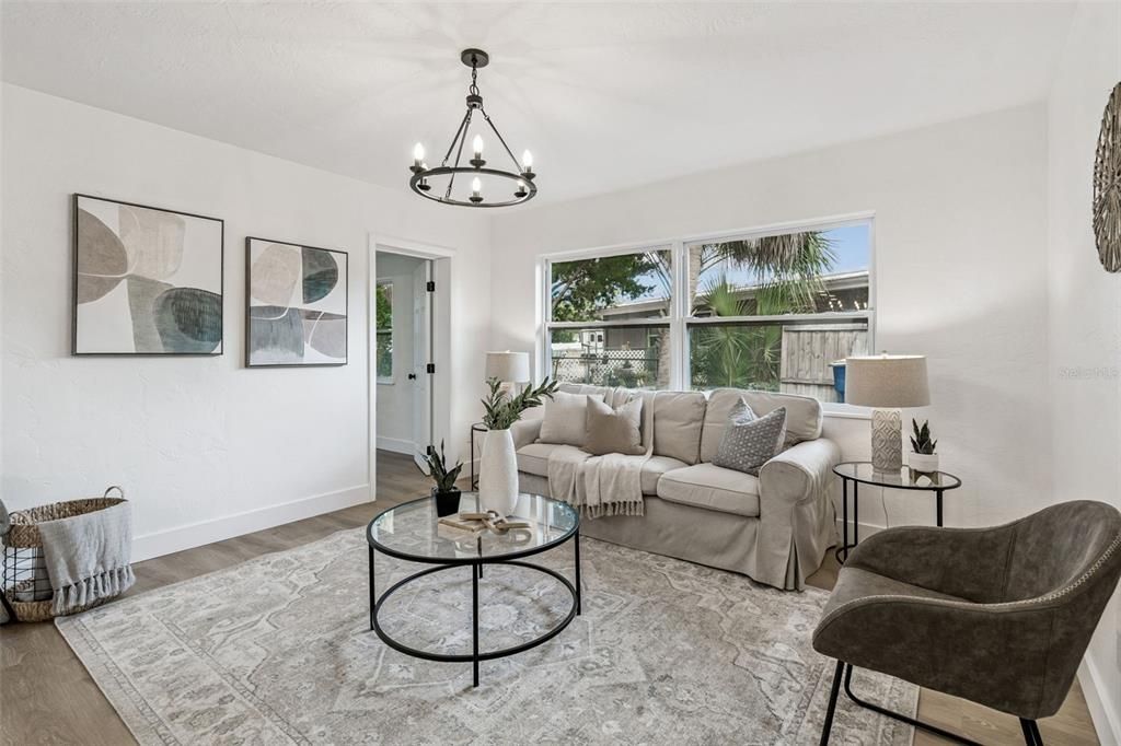 На продажу: $489,900 (4 спален, 2 ванн, 1885 Квадратных фут)