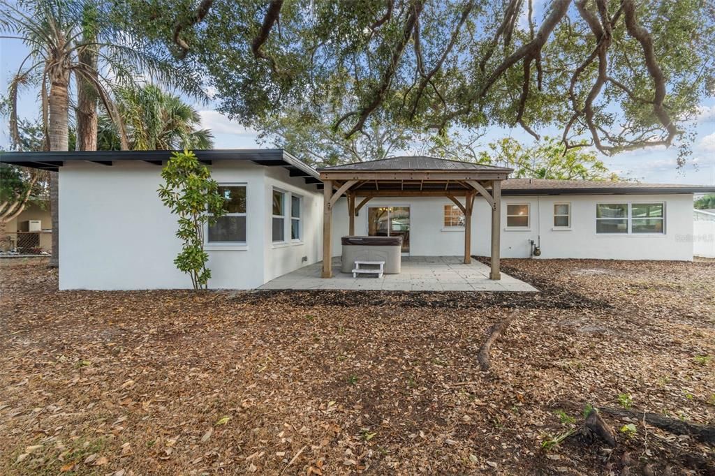 На продажу: $489,900 (4 спален, 2 ванн, 1885 Квадратных фут)