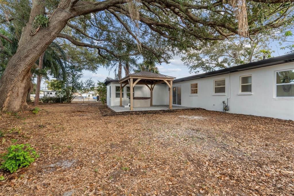 На продажу: $489,900 (4 спален, 2 ванн, 1885 Квадратных фут)