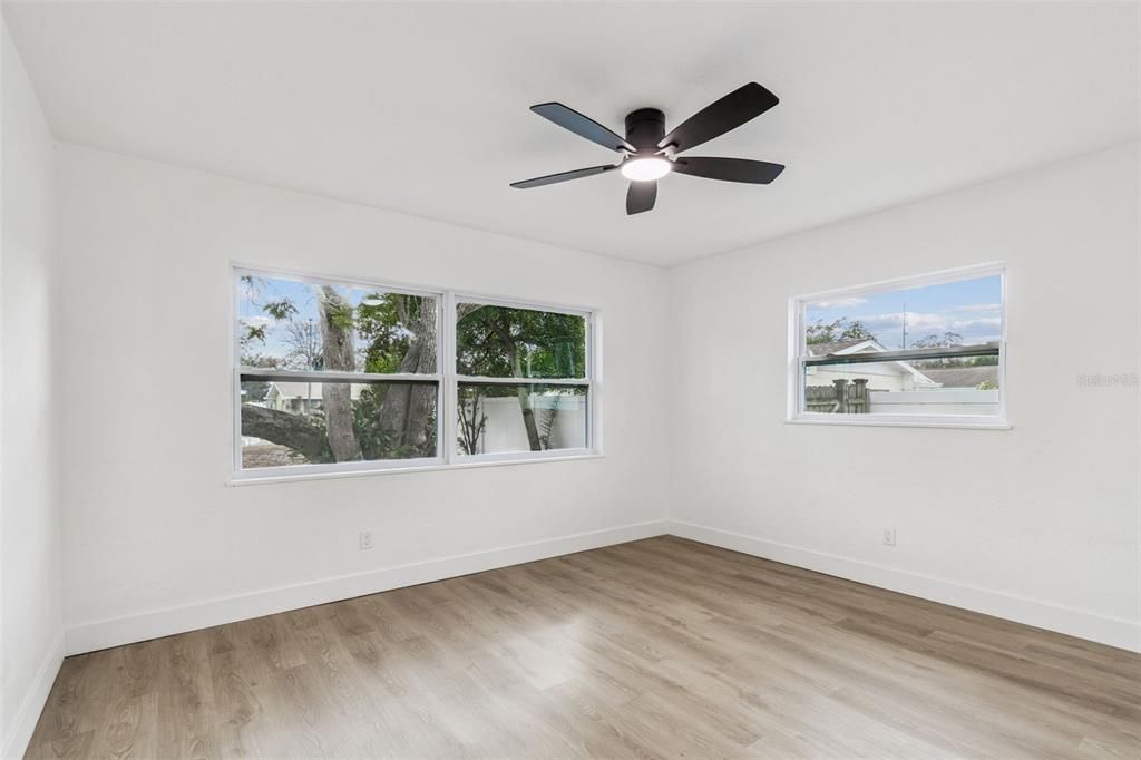 На продажу: $489,900 (4 спален, 2 ванн, 1885 Квадратных фут)