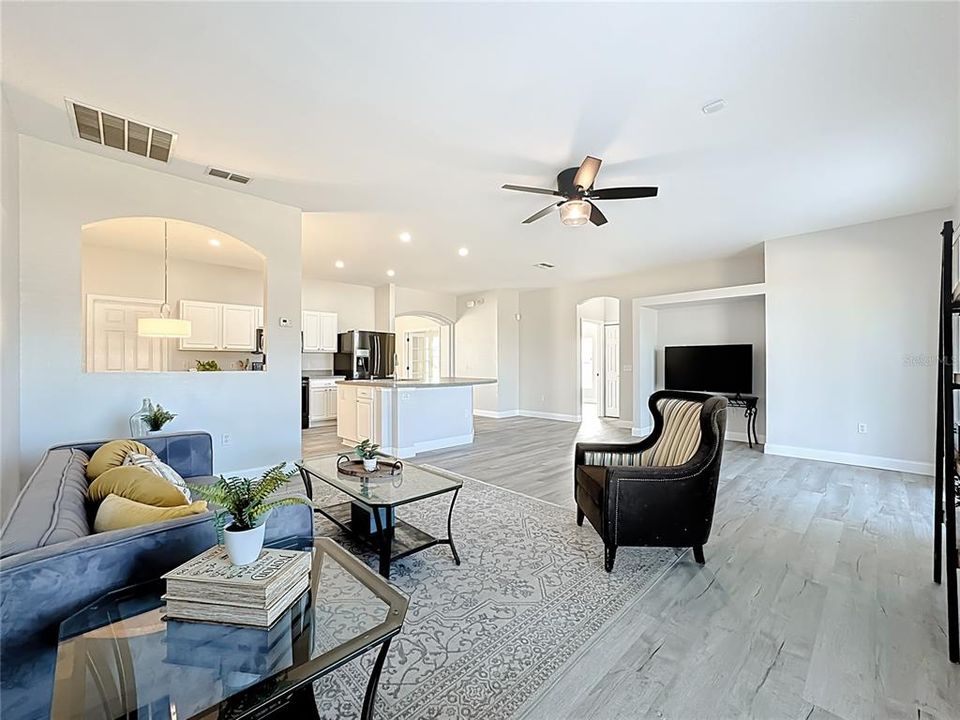 待售: $375,000 (3 贝兹, 2 浴室, 2020 平方英尺)