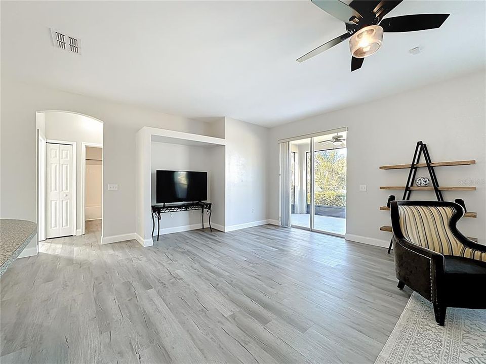 待售: $375,000 (3 贝兹, 2 浴室, 2020 平方英尺)