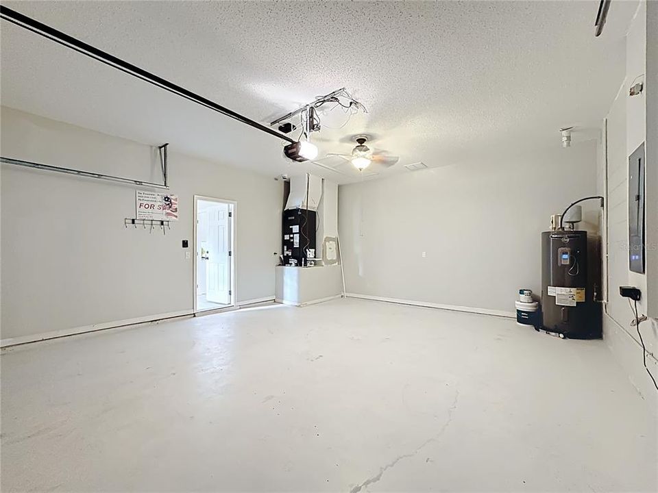 待售: $375,000 (3 贝兹, 2 浴室, 2020 平方英尺)