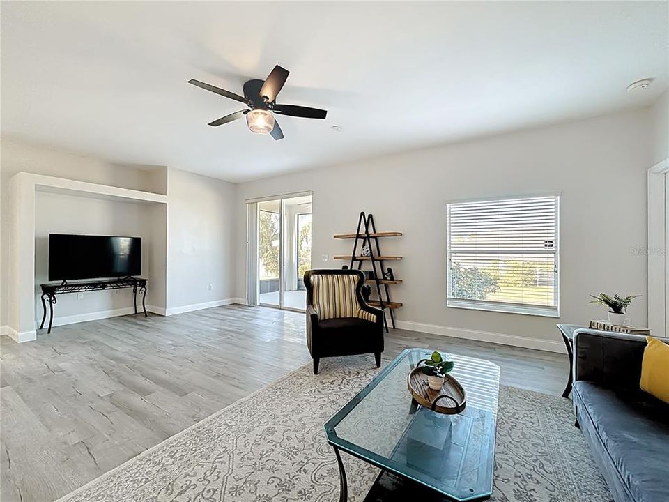 待售: $375,000 (3 贝兹, 2 浴室, 2020 平方英尺)