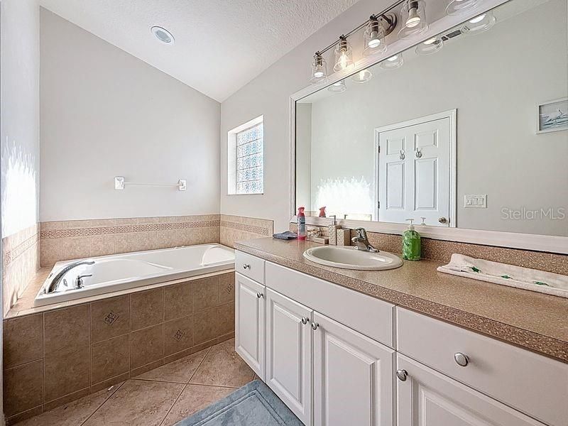 出租: $2,800 (3 贝兹, 2 浴室, 1313 平方英尺)