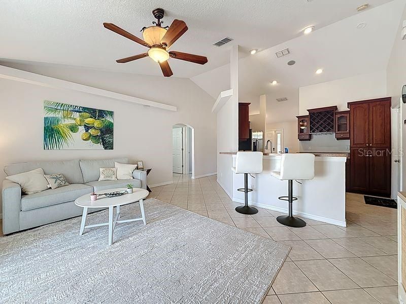 出租: $2,800 (3 贝兹, 2 浴室, 1313 平方英尺)