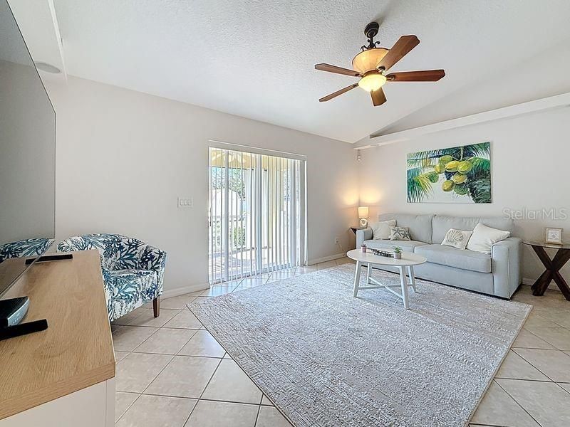 出租: $2,800 (3 贝兹, 2 浴室, 1313 平方英尺)