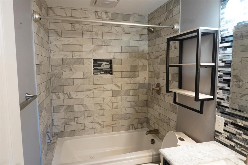 En Venta: $369,900 (3 camas, 2 baños, 1700 Pies cuadrados)