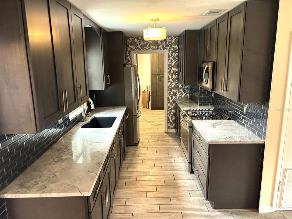 待售: $379,900 (3 贝兹, 2 浴室, 1700 平方英尺)