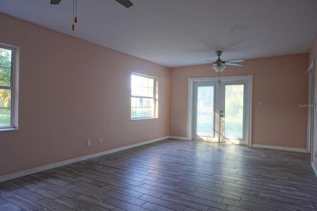 En Venta: $369,900 (3 camas, 2 baños, 1700 Pies cuadrados)