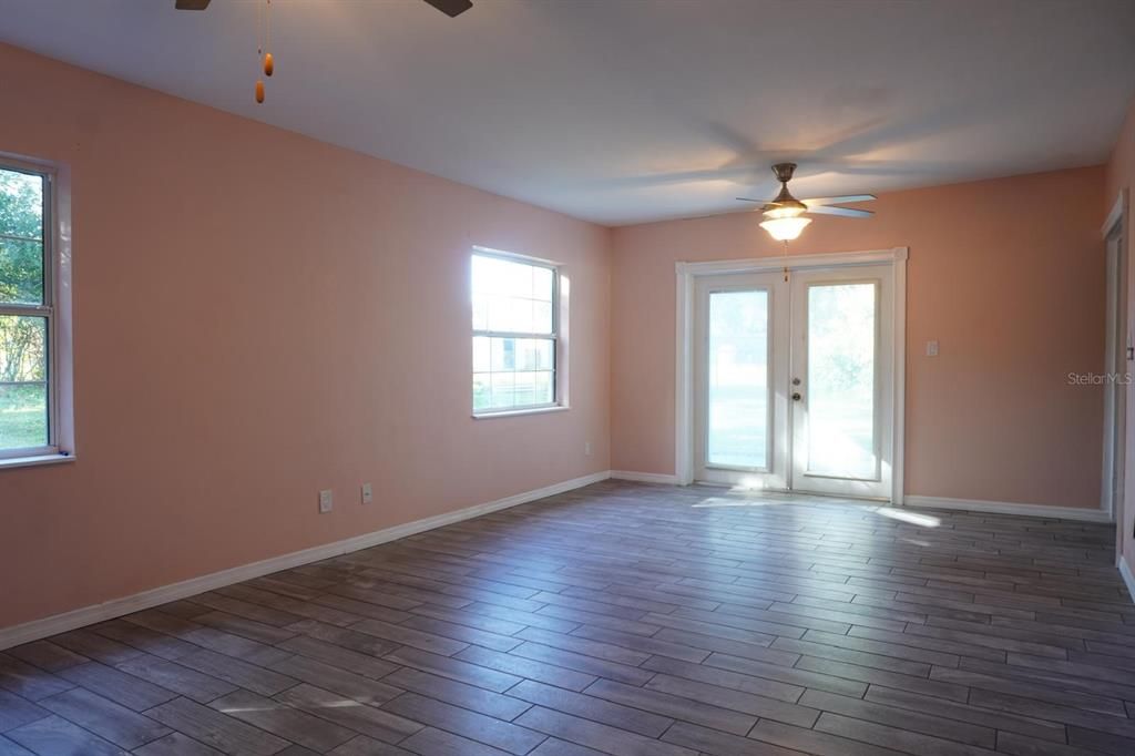 En Venta: $369,900 (3 camas, 2 baños, 1700 Pies cuadrados)