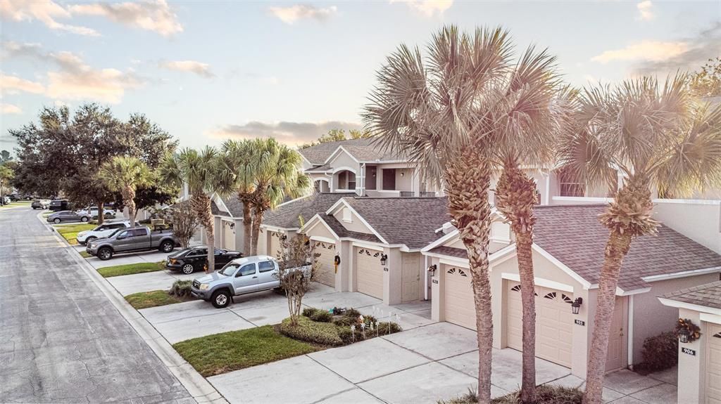 待售: $270,000 (2 贝兹, 2 浴室, 1330 平方英尺)