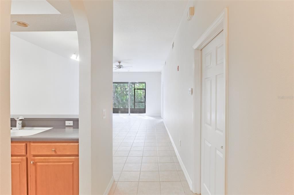 待售: $270,000 (2 贝兹, 2 浴室, 1330 平方英尺)