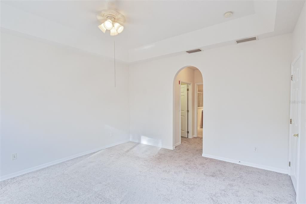 待售: $270,000 (2 贝兹, 2 浴室, 1330 平方英尺)