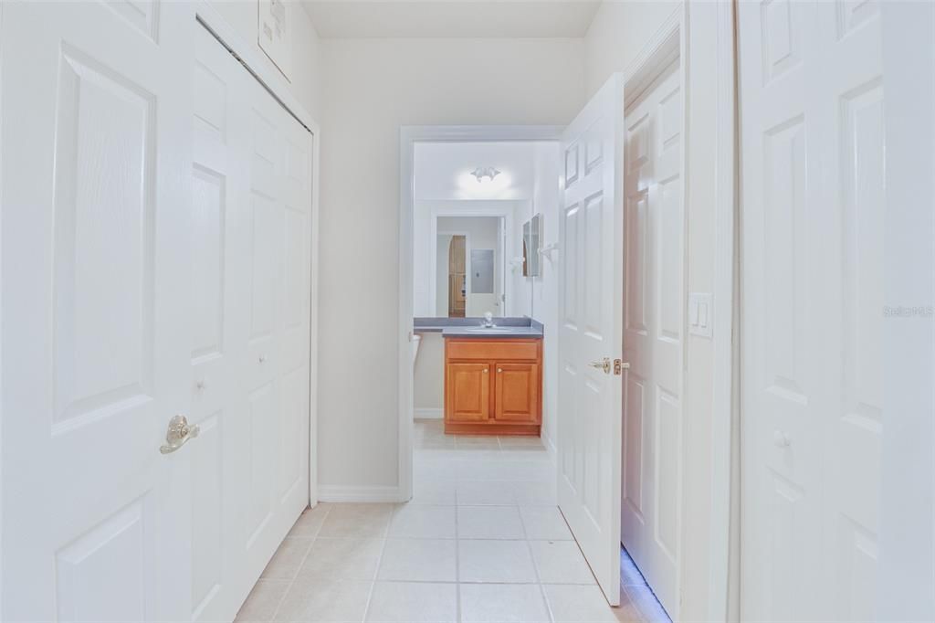 待售: $270,000 (2 贝兹, 2 浴室, 1330 平方英尺)