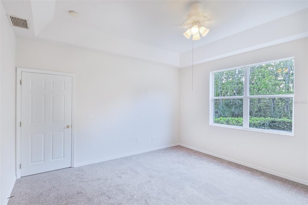 待售: $270,000 (2 贝兹, 2 浴室, 1330 平方英尺)