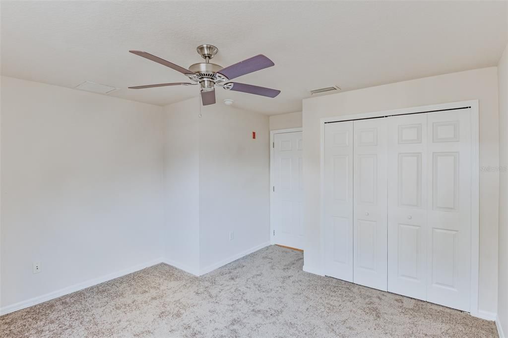 待售: $270,000 (2 贝兹, 2 浴室, 1330 平方英尺)