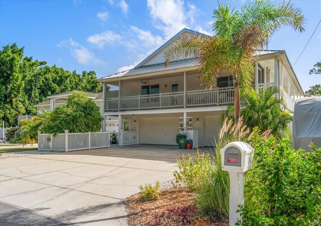 For Rent: $4,800 (4 beds, 3 baths, 2348 Square Feet)