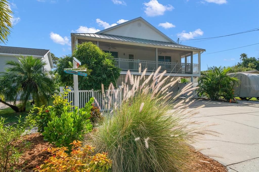 For Rent: $4,800 (4 beds, 3 baths, 2348 Square Feet)