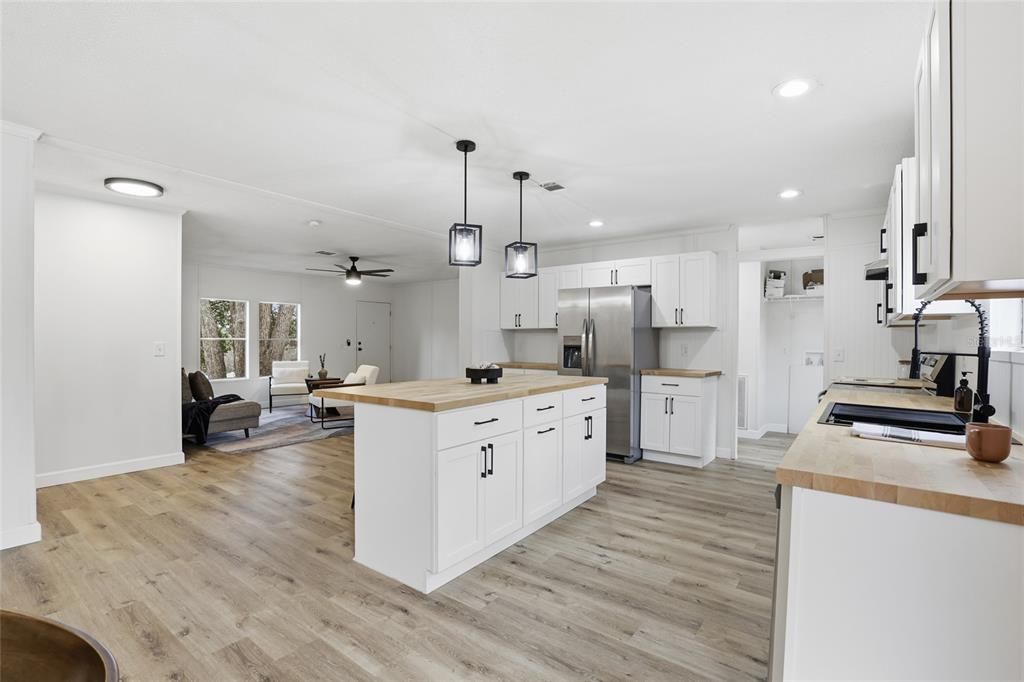 En Venta: $259,900 (4 camas, 3 baños, 2280 Pies cuadrados)