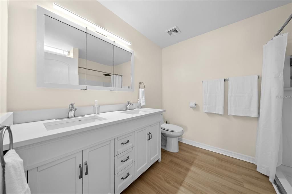 На продажу: $475,000 (3 спален, 2 ванн, 1636 Квадратных фут)